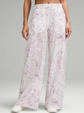 Lululemon Swift Mid-Rise Wide-Leg Pant